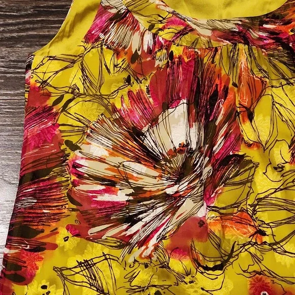 ❤️ NWOT! ST JOHN SILK FLORAL SLEEVELESS TOP, WATERCRESS MULTI, 10 - Picture 4 of 9